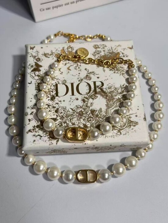 Meet the posher Jewelry - Dior necklace and bracelet set